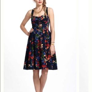 Beautiful corduroy HD in Paris floral dress sz4