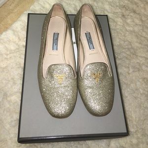 💕Sale!! 💕Beautiful Prada loafers