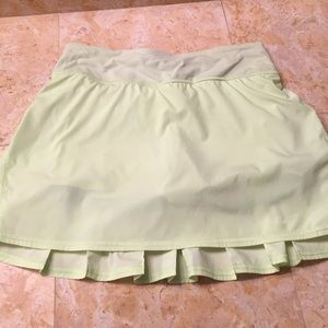 Lululemon size 4 skirt with attached shorts