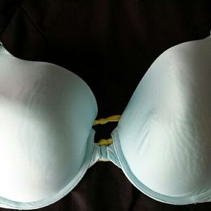 Victoria's Secret 38DD bra