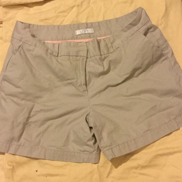 Loft khaki short size 12