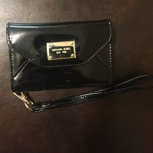 Michael Kors iPhone 4 wristlet