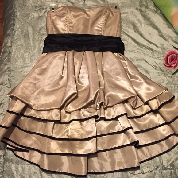 Champagne/black strapless party dress - Picture 1 of 4