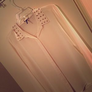 Studded neck blouse😍