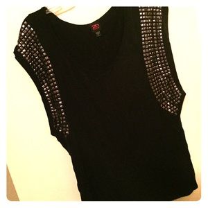 2b by Bebe Black Stud Top