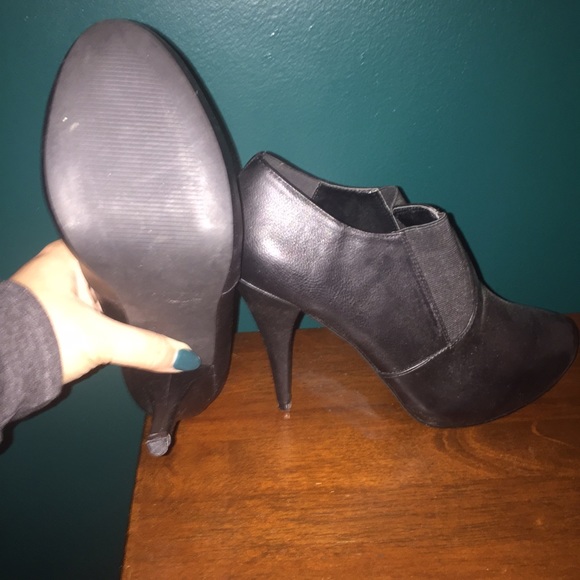 NWOT Forever 21 Booties