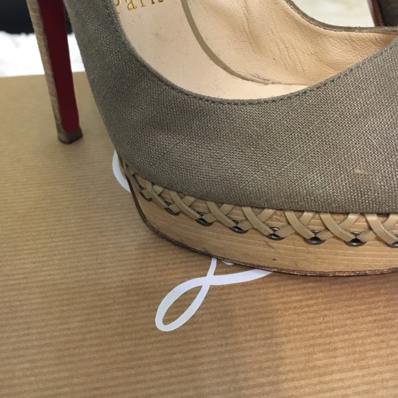 👑Sale👑 Louboutin heels - Picture 4 of 4