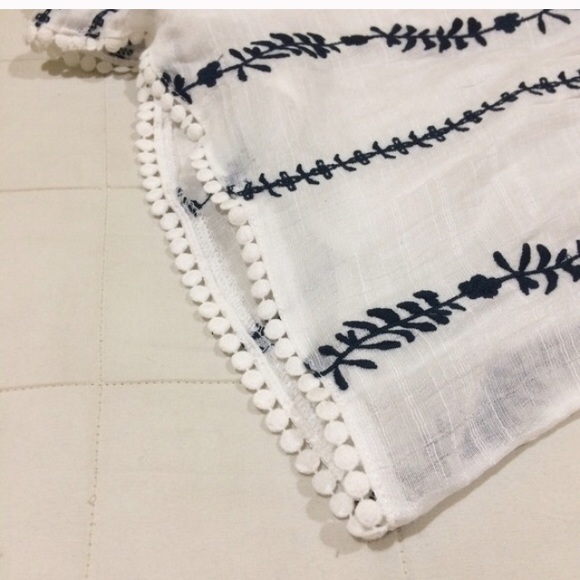 ⭐️HP Embroidered Halter Romper - Picture 3 of 4