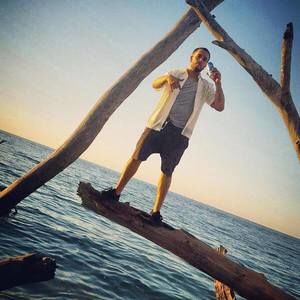 Meet your Posher, Le'tone