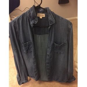 Button down chambray top! Great condition