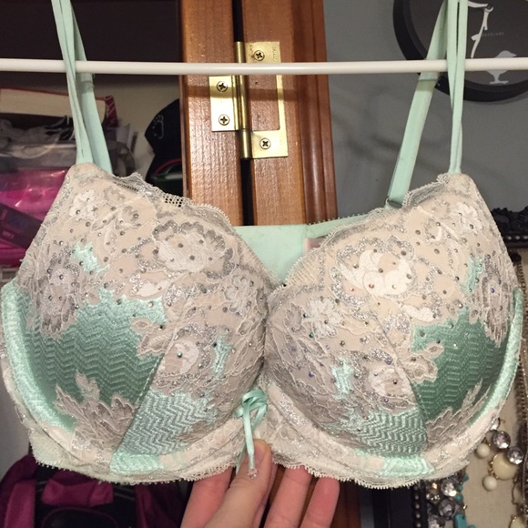 NWOT Limited Edition VS Very Sexy Pushup!