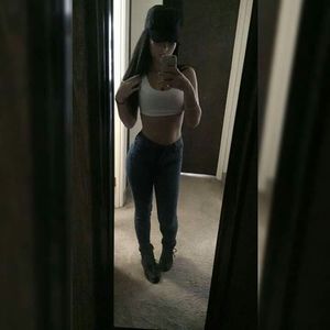 Meet your Posher, Genna