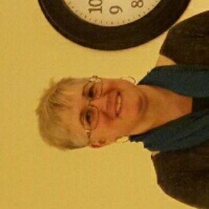 Meet your Posher, Deborah