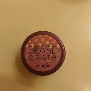 Benefit erase paste