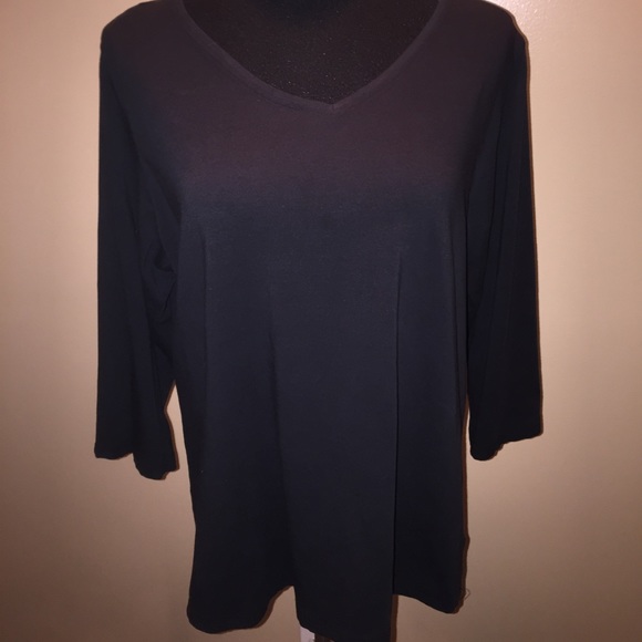 Black V neck t-shirt