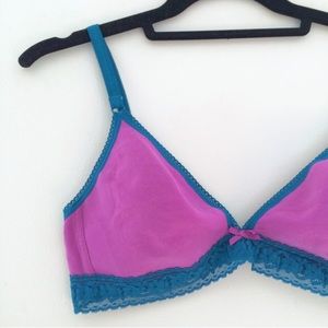 HP🎉 Victoria's Secret Triangle Bra