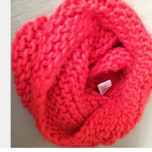 🚫sold🚫knit scarf infinity neck warmer chunky red