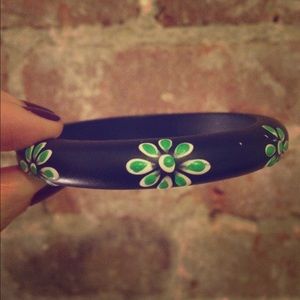 🌺Black Bangle with green/white flowers 🌺