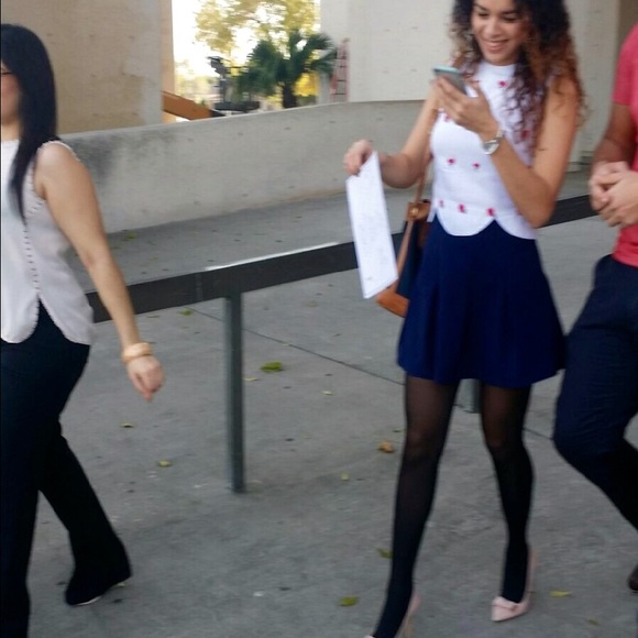 Hello lovely Poshers, - Picture 4 of 4