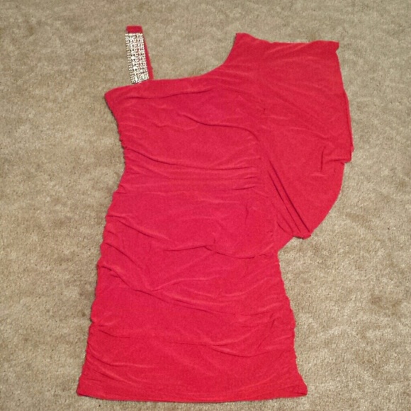 One shoulder red dress