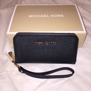 NEW IN BOX • Michael Kors Wristlet Wallet