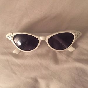 Retro vintage white cat eye sunnies