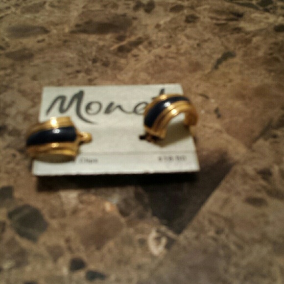 New Ladies Earrings  "Clip On"