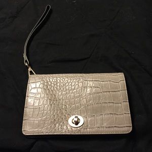Grey clutch!