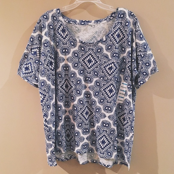 NWT Old Navy Print Boyfriend Tee