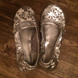 Ballet flats with cutouts