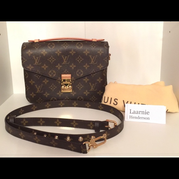 Louis Vuitton Handbags - 🎄SOLD🎄Authentic Louis Vuitton Pochette Metis