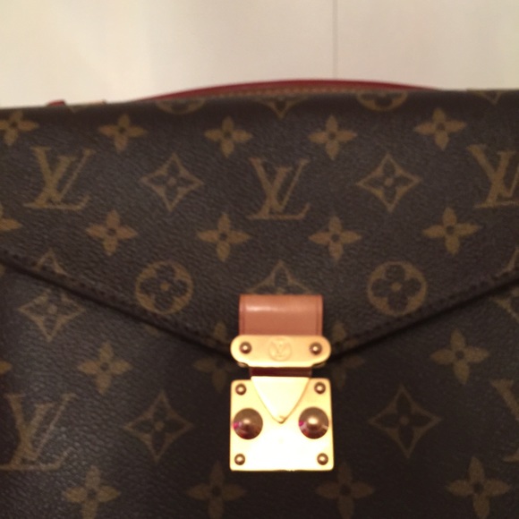 🎄SOLD🎄Authentic Louis Vuitton Pochette Metis - Picture 2 of 4