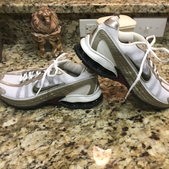 BRAND🆕 WOMANS NIKE REAX TENNIS SHOES