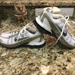 BRAND🆕 WOMANS NIKE REAX TENNIS SHOES