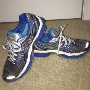 Acics- Gel Cumulus 14