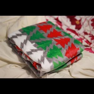 🎉NWOT HOLIDAY FLEECE: ORDER NOW!!🎉