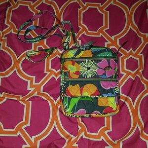 Vera Bradley Crossbody in Jazzy Blooms!
