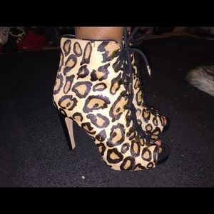 Meet your Posher, Monique