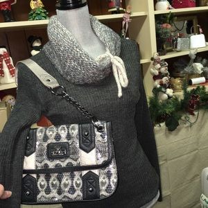 🎯SOLD@ my shop🎯Grey sweater with scarf next