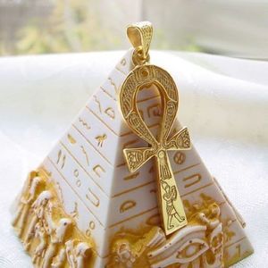 Meet your Posher, Louis