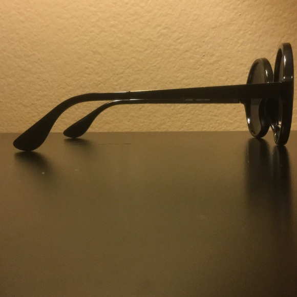 TIFF❤️Adorable Round Sunglasses✨ - Picture 2 of 4