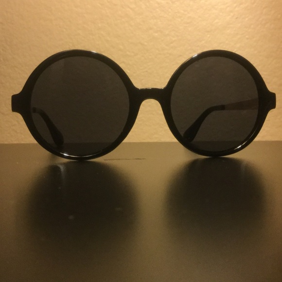 TIFF❤️Adorable Round Sunglasses✨ - Picture 3 of 4