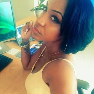 Meet your Posher, Alexia