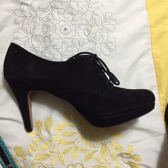 Black Lace-Up Heel