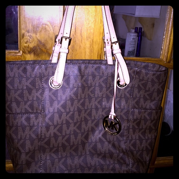 Michael Kors 'Jet Set Signature' Tote in mint cond