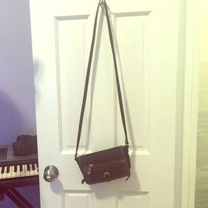 Cross body small bag.