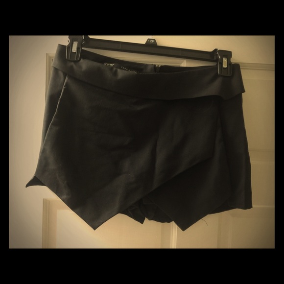Zara skort size large