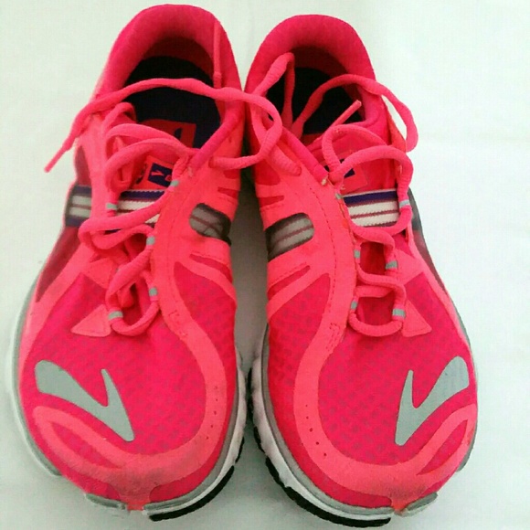 brooks Shoes Brooks P2 Pure Drift Hot Pink Running Shoes