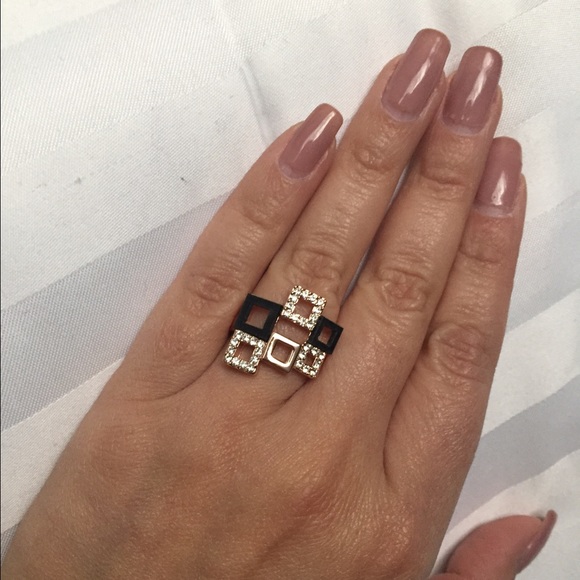 18K RG plated ring w/ Austrian Crystal