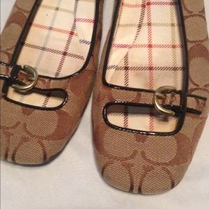 Coach flats